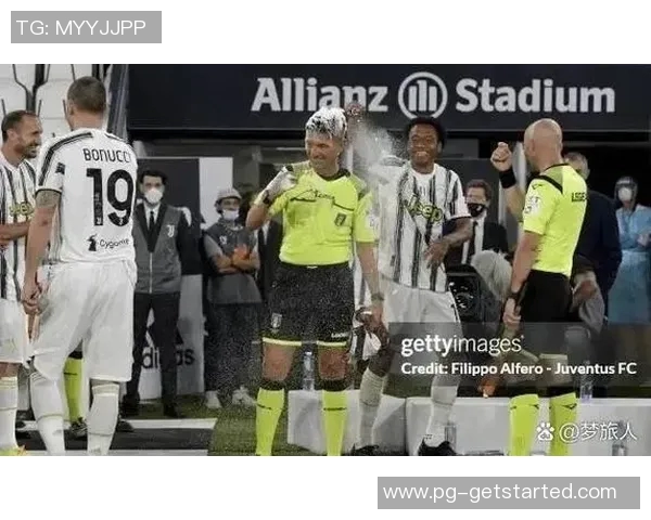 德甲精彩对决国米大胜里昂帽子戏法引发争议判罚热议