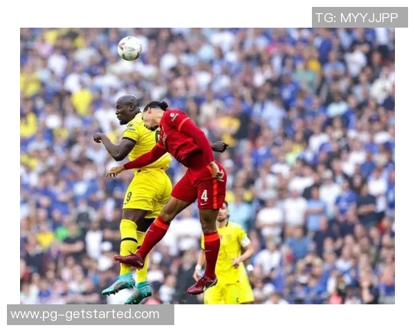 友谊赛激战成平局里昂与切尔西争议判罚引发全场热议