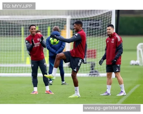 欧冠激战阿森纳大胜里昂争议判罚引发全场热议 欧冠激战阿森纳大胜里昂争议判罚引发全场热议