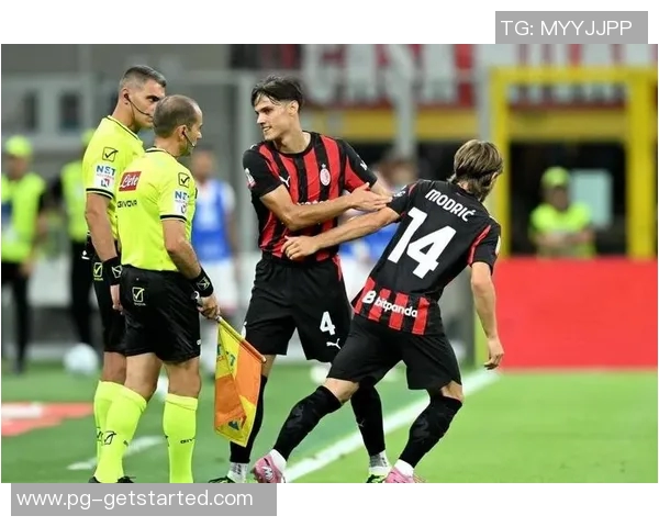 意甲精彩对决AC米兰强势逆转巴黎圣日耳曼全场沸腾解析