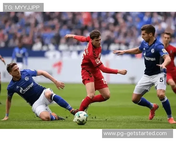 德甲激战：巴黎圣日耳曼6比2战胜巴萨点球大战瞬间点燃全场激情